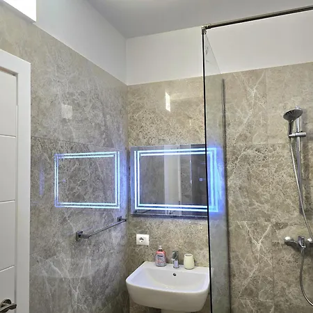 Serenity Penthouse - 260 دراس