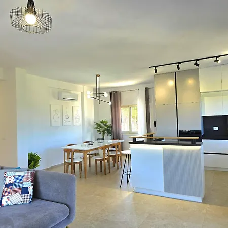 Serenity Penthouse - 260 Durrës