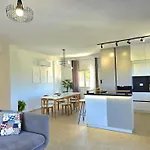 Serenity Penthouse - 260 Durrës