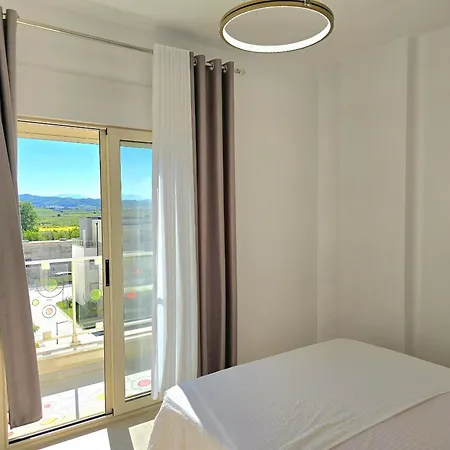 Serenity Penthouse - 260 アパート *