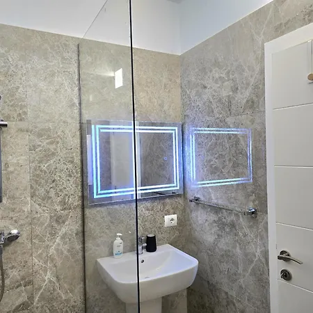 Serenity Penthouse - 260 Durrës