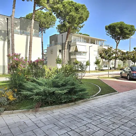 Serenity Penthouse - 260 * Durrës
