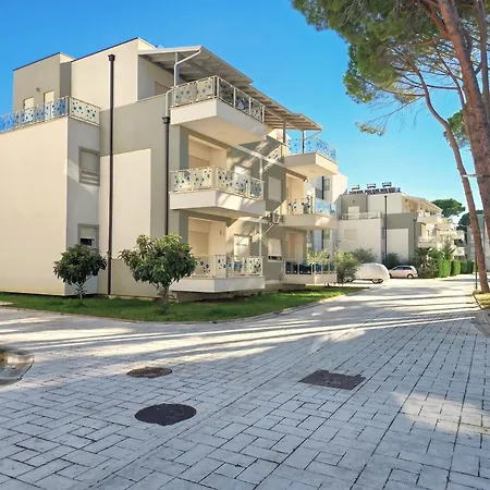 Serenity Penthouse - 260 * Durrës
