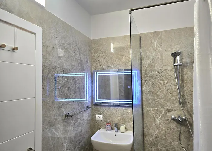 Serenity Penthouse - 260 دراس